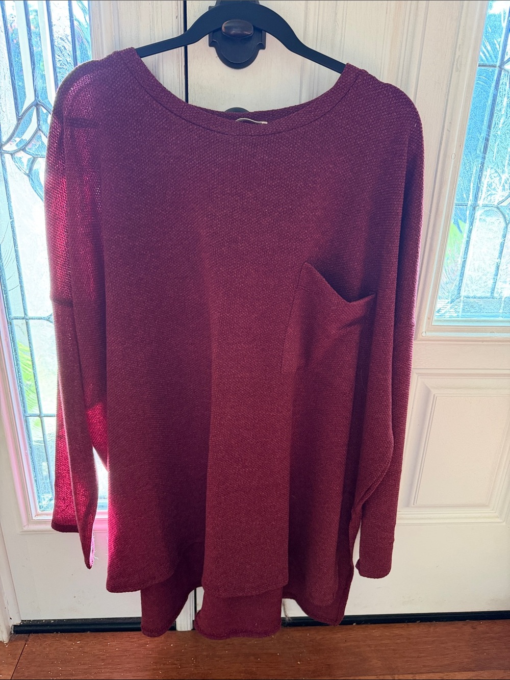 Zenana Outfitters Burgundy Long Sleeve Crewneck Pocket Top